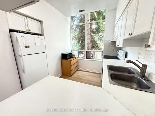 Additional image 10 of 195 Merton St Unit 105