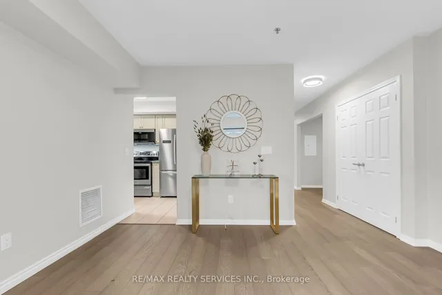 Additional image 21 of 60 Baycliffe Cres Unit 104
