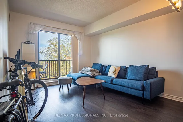 47 Caroline St Unit 502