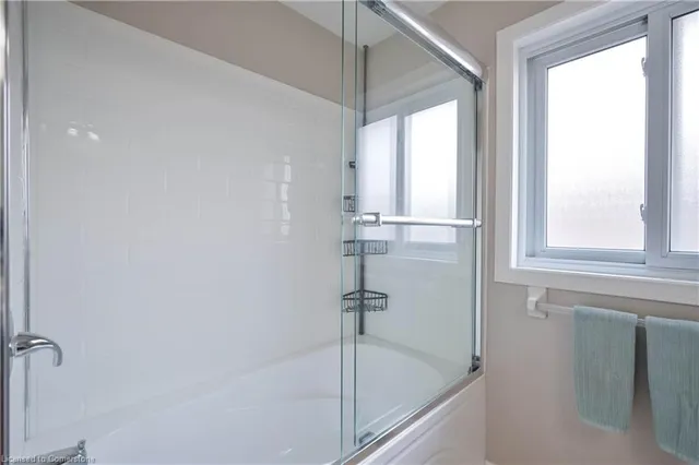 Additional image 25 of 10 Queen Charlotte Cres