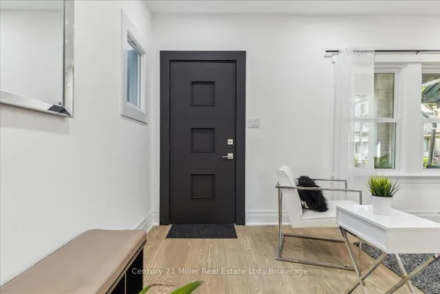 Additional image 3 of 237 Balmoral Ave