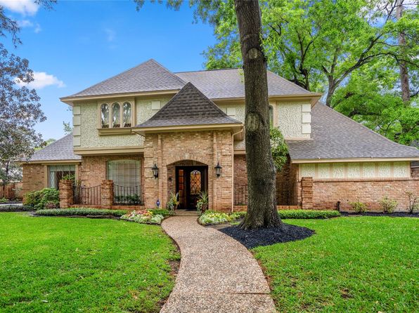 5610 Tatteridge Dr, Houston, TX 77069