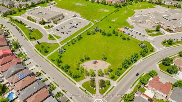 Additional image 49 of 337 Brisdale Dr