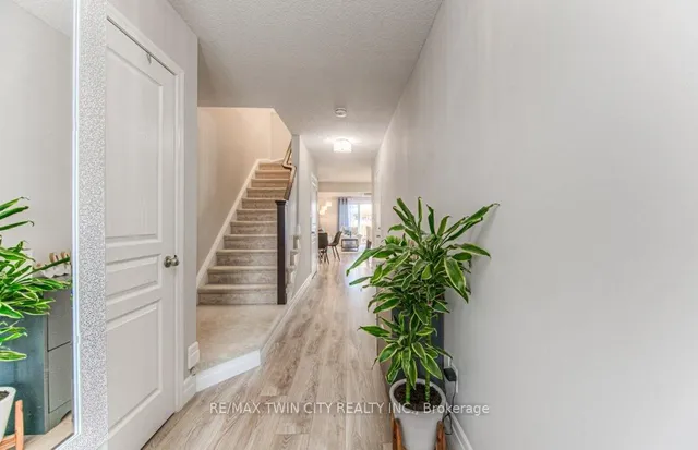 Additional image 4 of 63 GRAND FLATS Tr