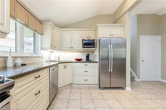 Additional image 5 of 398 Bell St