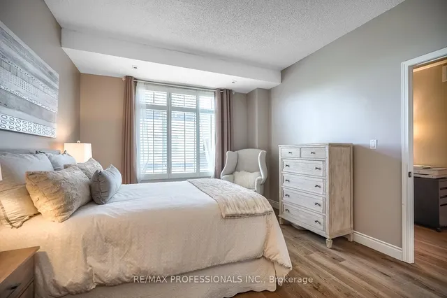 Additional image 21 of 32 Stadium Rd Unit 323