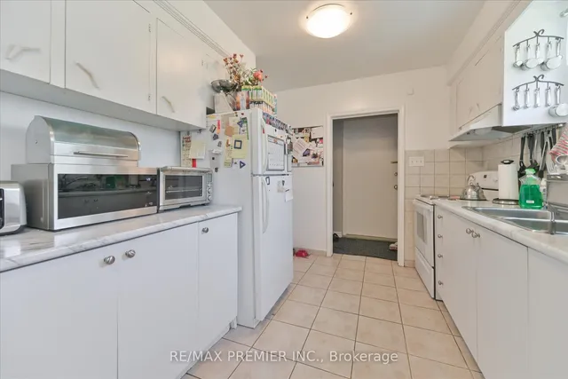 Additional image 8 of 3871 Bathurst St