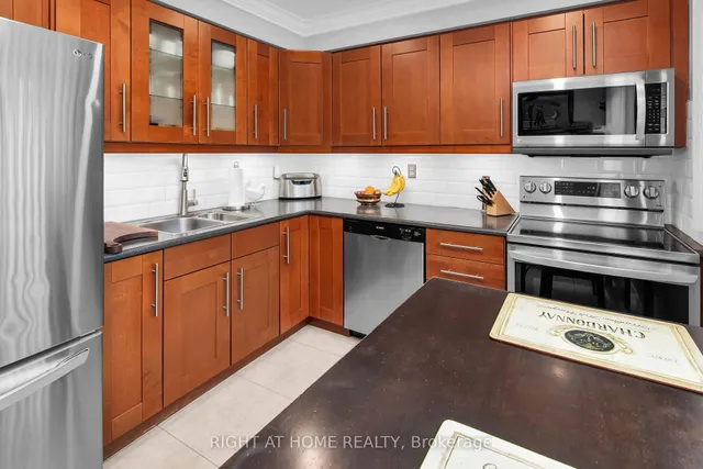 Additional image 20 of 400 Bloor St Unit 75