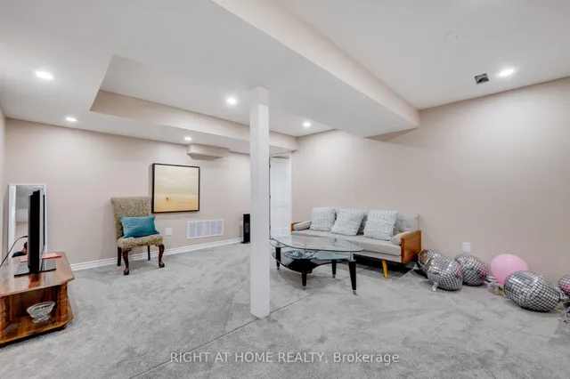 Additional image 33 of 5146 Porter St