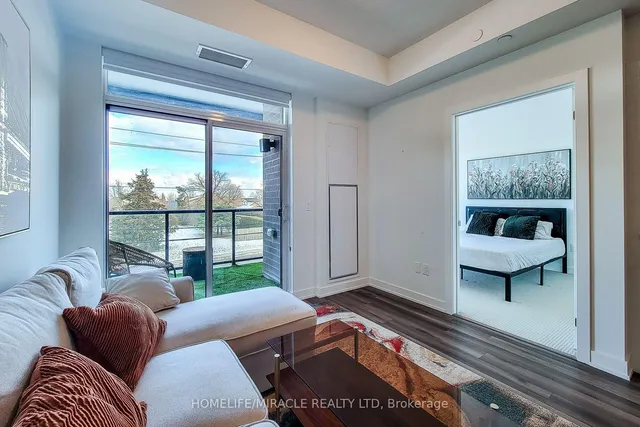 Additional image 16 of 600 North Service Rd Unit 213