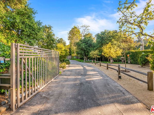 2000 Mandeville Canyon Rd, Los Angeles, CA 90049