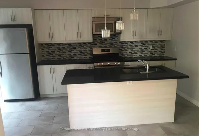 Additional image 7 of 719 Hutchinson Ave