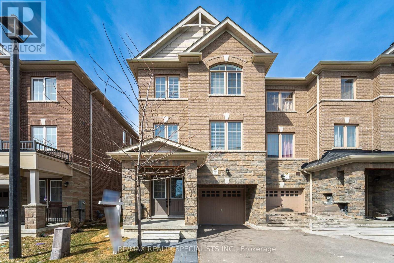 12 FAYE STREET|Brampton (Bram East), Ontario L6P4M9
