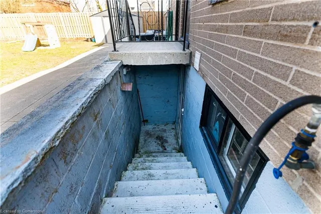 Additional image 23 of 1013 Brucedale Ave