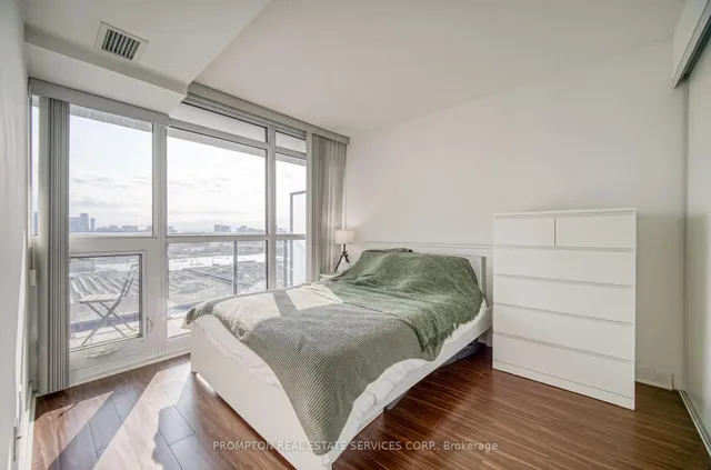 Additional image 21 of 121 Mcmahon Dr Unit 807