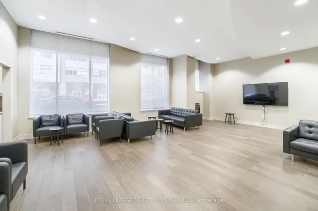 Additional image 38 of 216 Oak Park Blvd Unit 325