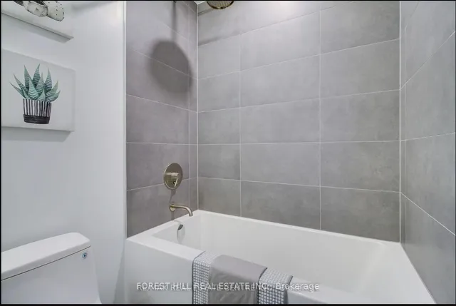Additional image 24 of 2020 Bathurst St Unit 211