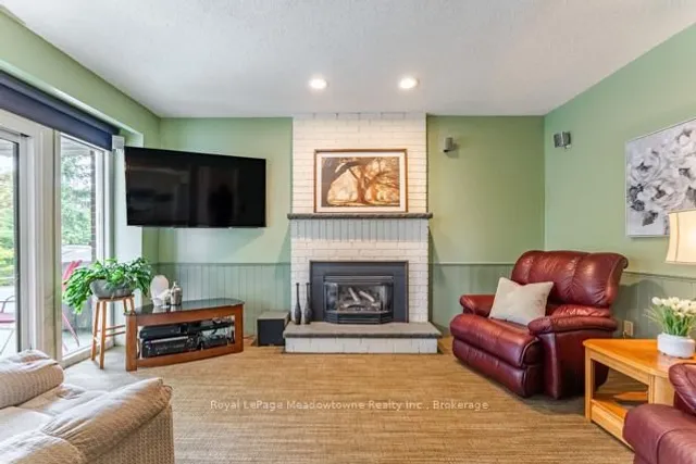 Additional image 17 of 690 Robertson Cres