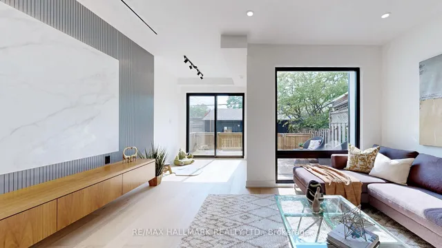 Additional image 13 of 122 Crawford St