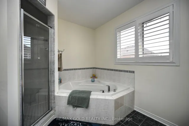 Additional image 20 of 34 Saintsbury Cres