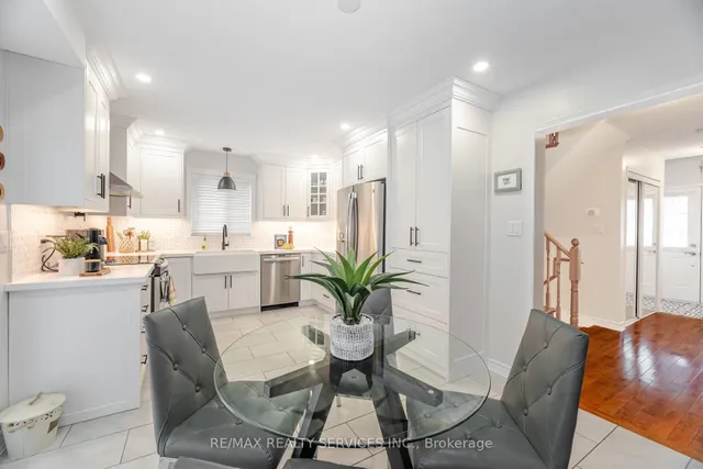 Additional image 19 of 51 LORMEL Gate