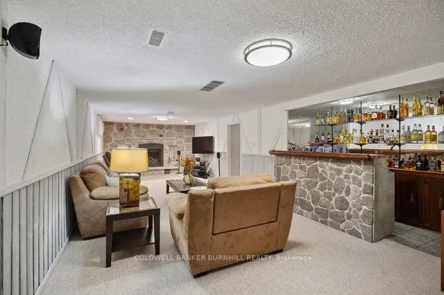 Additional image 34 of 1045 Dowland Cres