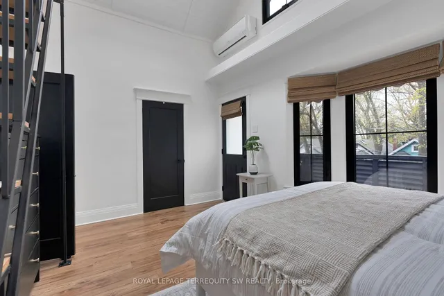 Additional image 21 of 17 Queensbury Ave