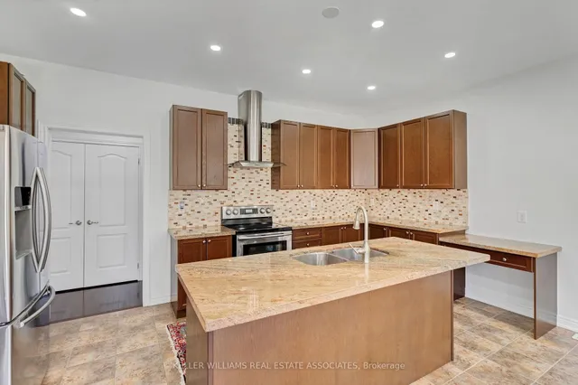 Additional image 13 of 51 Black Diamond Cres