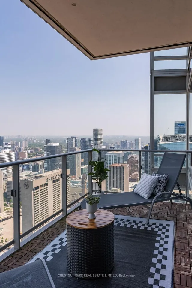 Additional image 35 of 180 University Ave Unit 6104