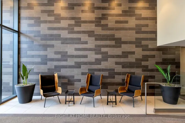 Additional image 5 of 1238 Dundas St Unit 307