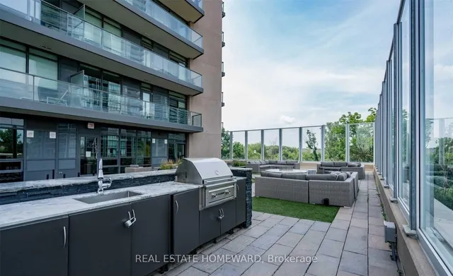 Additional image 27 of 36 Park Lawn Rd Unit 810