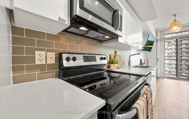 Additional image 10 of 105 The Queensway Unit 1813