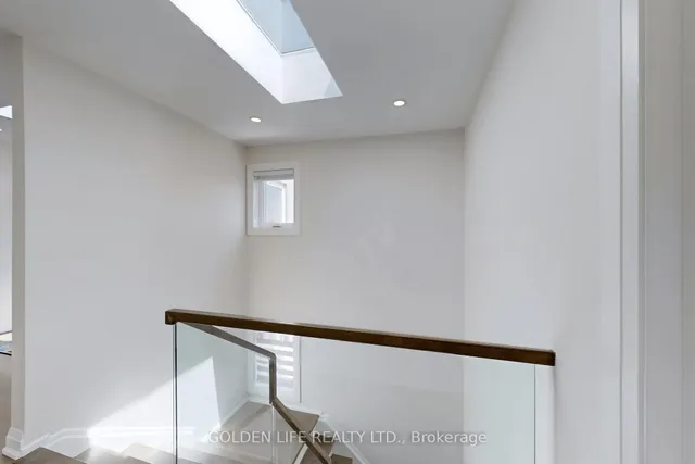 Additional image 23 of 9 Cobourg Ave