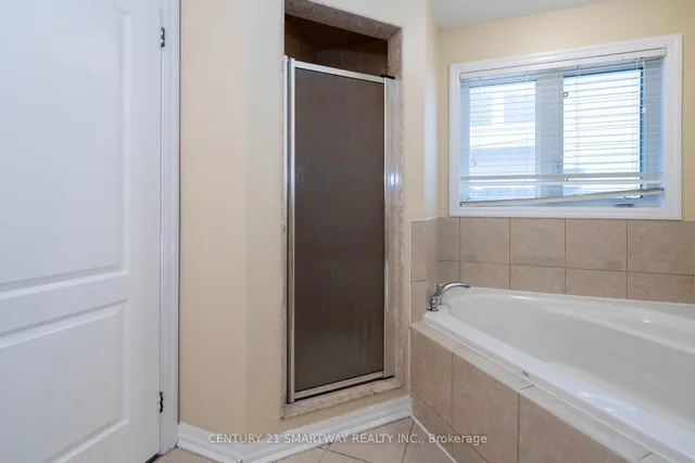 Additional image 40 of 184 Montreal Circ