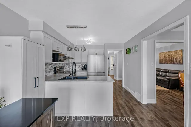 Additional image 12 of 175 Hollyridge Cres