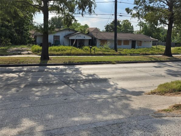 9203 W Montgomery Rd, Houston, TX 77088