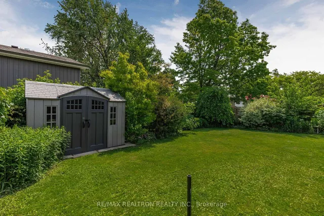 Additional image 42 of 5198 Broughton Cres