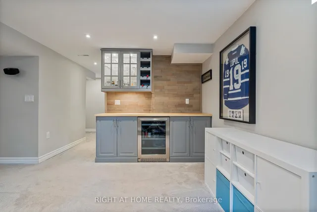 Additional image 25 of 2448 Malcolm Cres