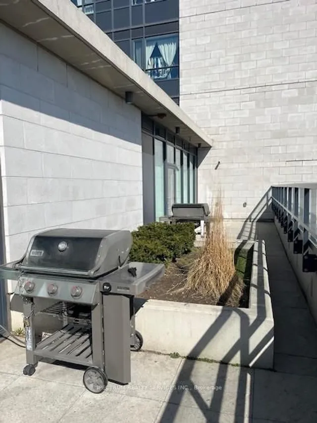 Additional image 5 of 2800 KEELE St Unit 205