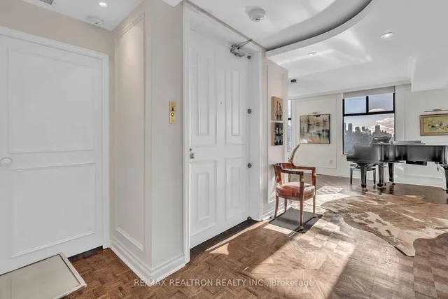 Additional image 3 of 423 Avenue Rd Unit 12