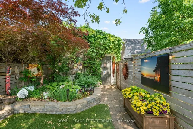 Additional image 32 of 27 Lawlor Ave