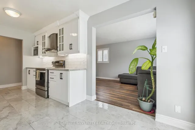 Additional image 8 of 221 Grey Fox Dr