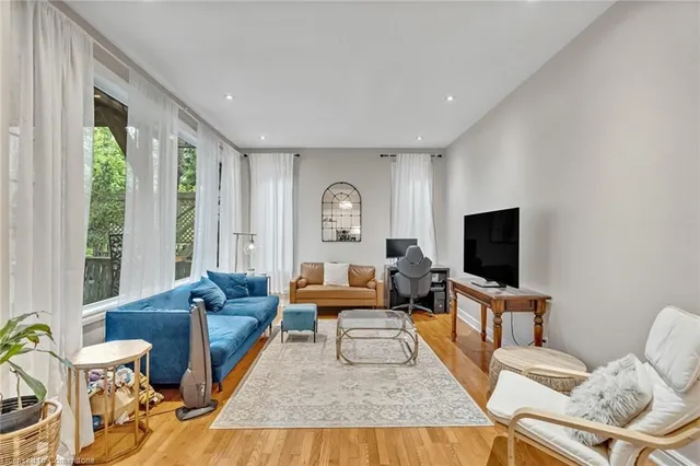 Additional image 38 of 15 Fairmount Ave