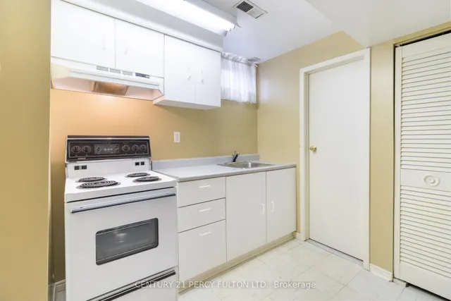 Additional image 43 of 55 Rochman Blvd