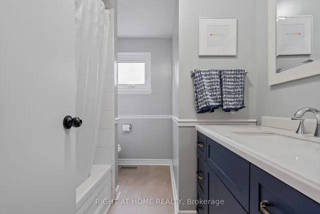 Additional image 20 of 2448 Malcolm Cres