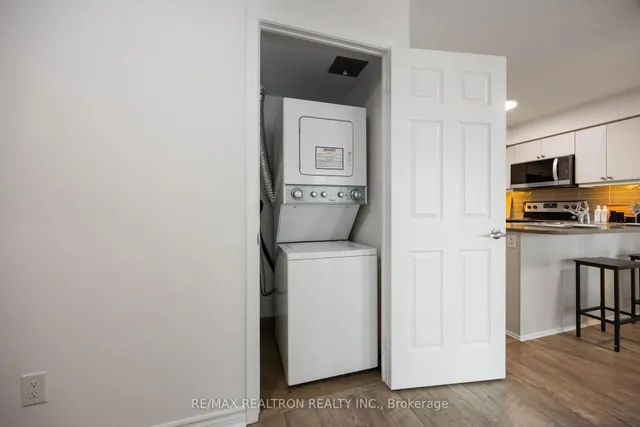 Additional image 21 of 25 Lower Simcoe St Unit 525