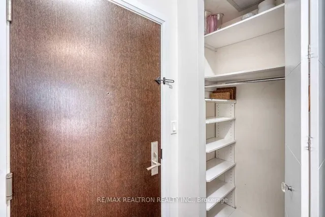 Additional image 4 of 460 Adelaide St Unit 951