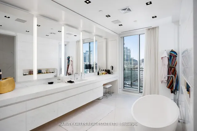 Additional image 37 of 181 Davenport Rd Unit PH1201