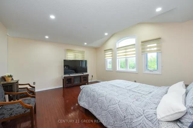 Additional image 34 of 116 Canada Goose Blvd