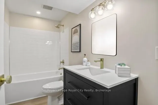 Additional image 26 of 92 Scenic Wood Cres